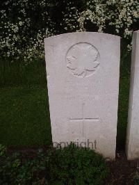 Etaples Military Cemetery - Whims, T D